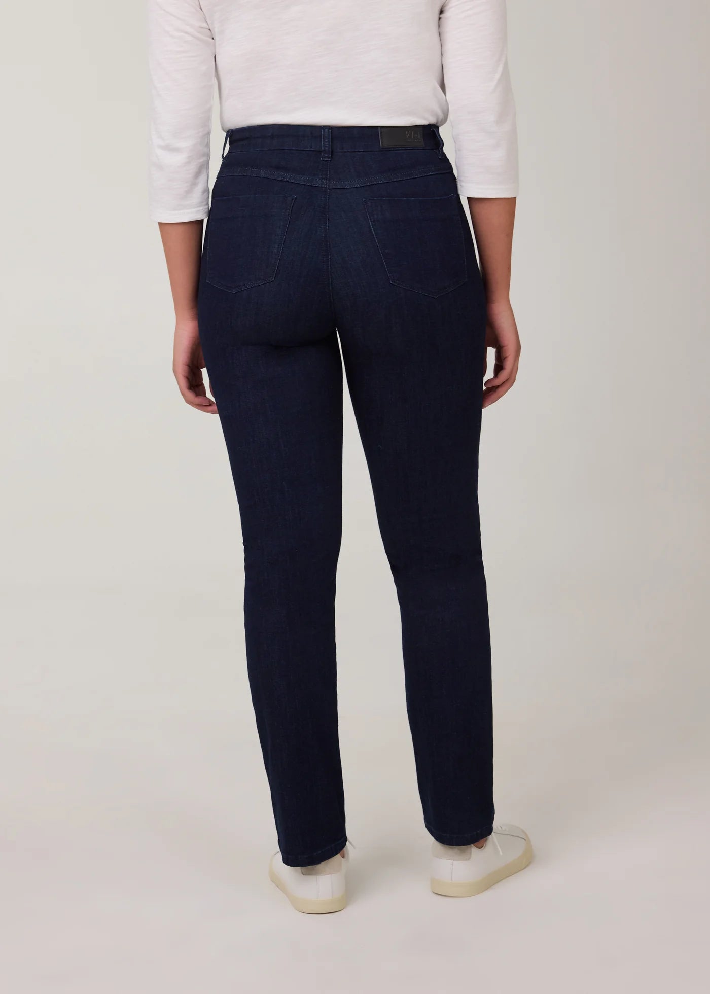 FDJ Essentials Supreme Suzanne Straight - Pleasant