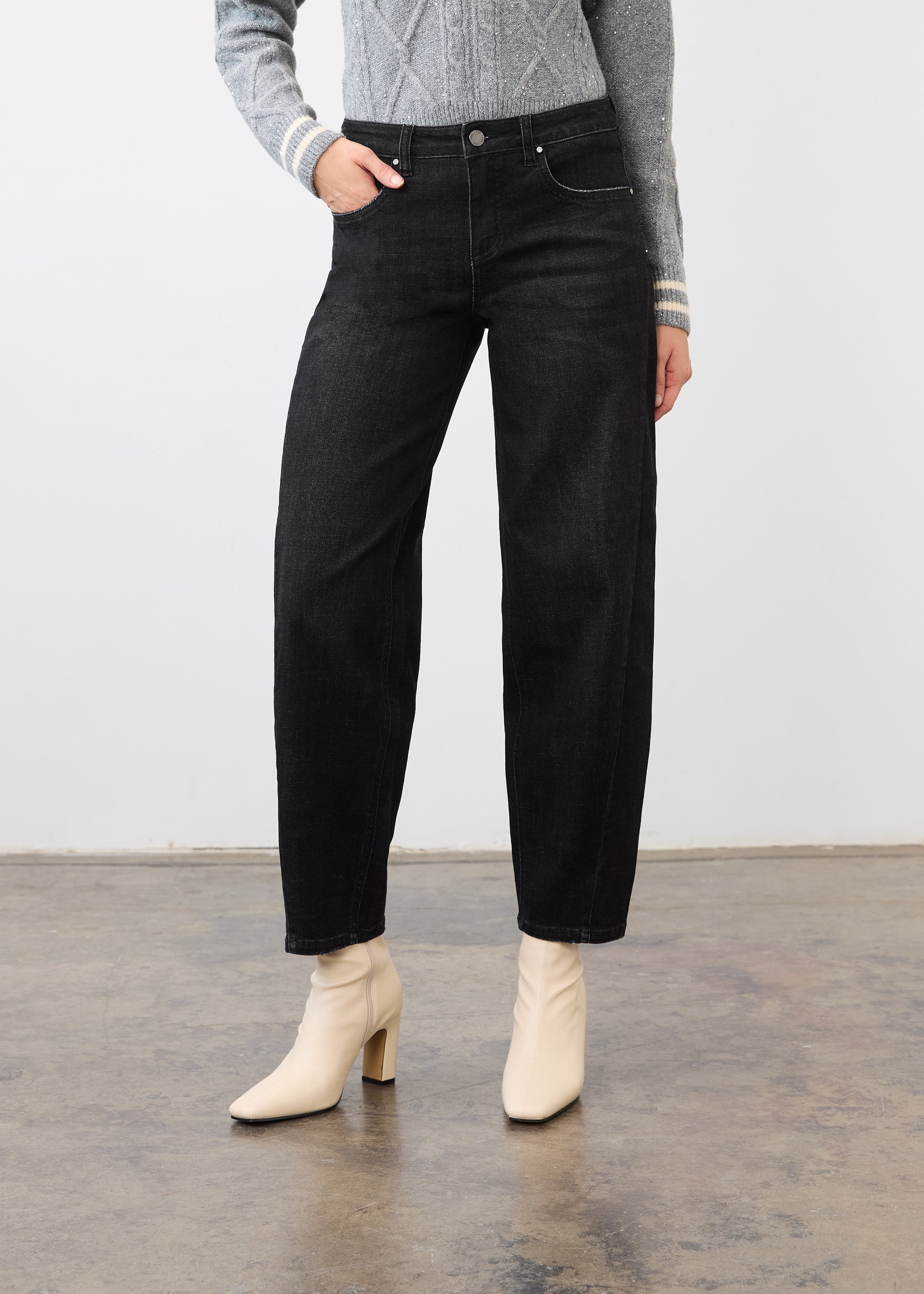 FDJ Girlfriend Barrel Jean - Deep Black
