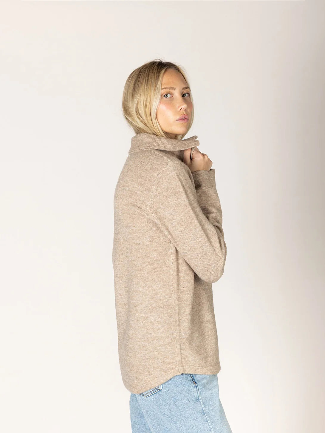 Lyla & Luxe Aarti Shacket - Putty