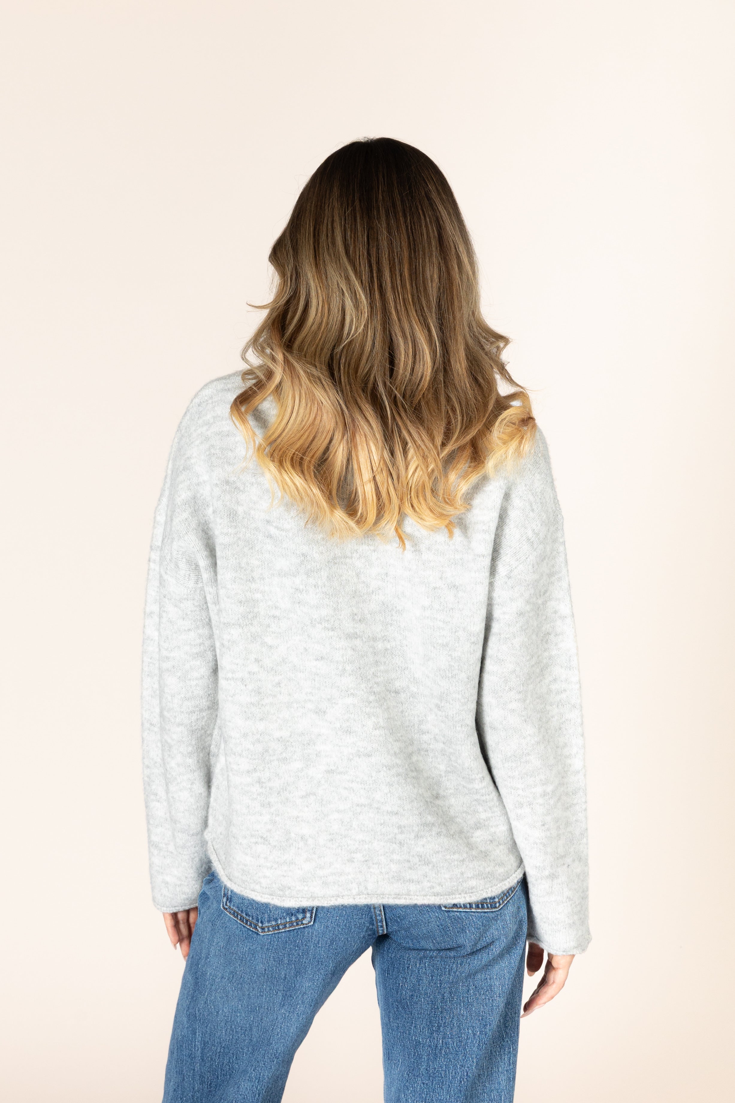 Lyla & Luxe Aiden Daisy Sweater - Sterling