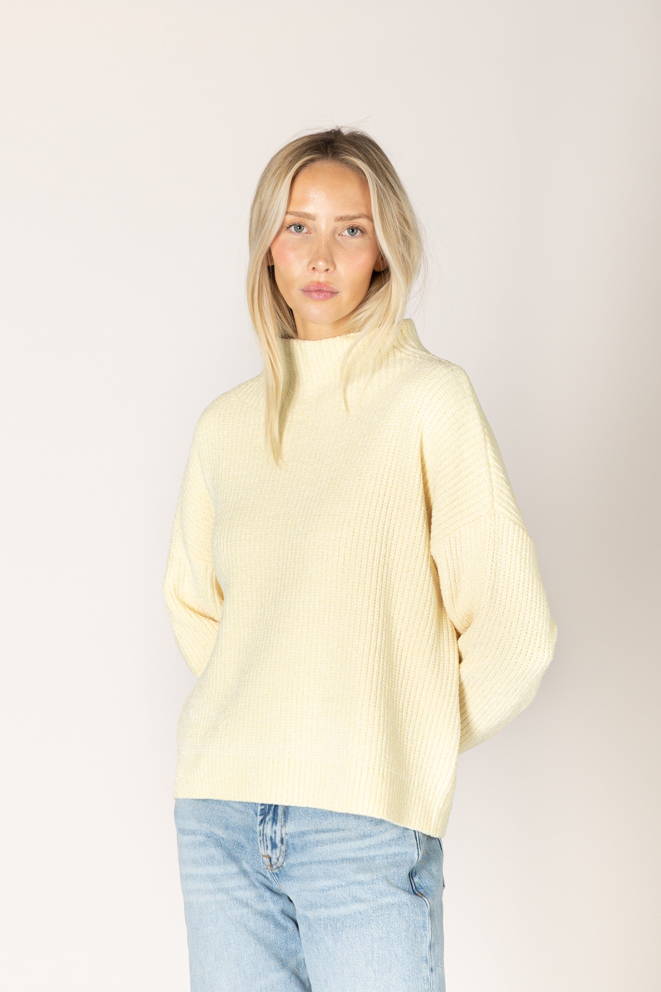 Lyla & Luxe Evolet Chenille Pullover - Buttercup