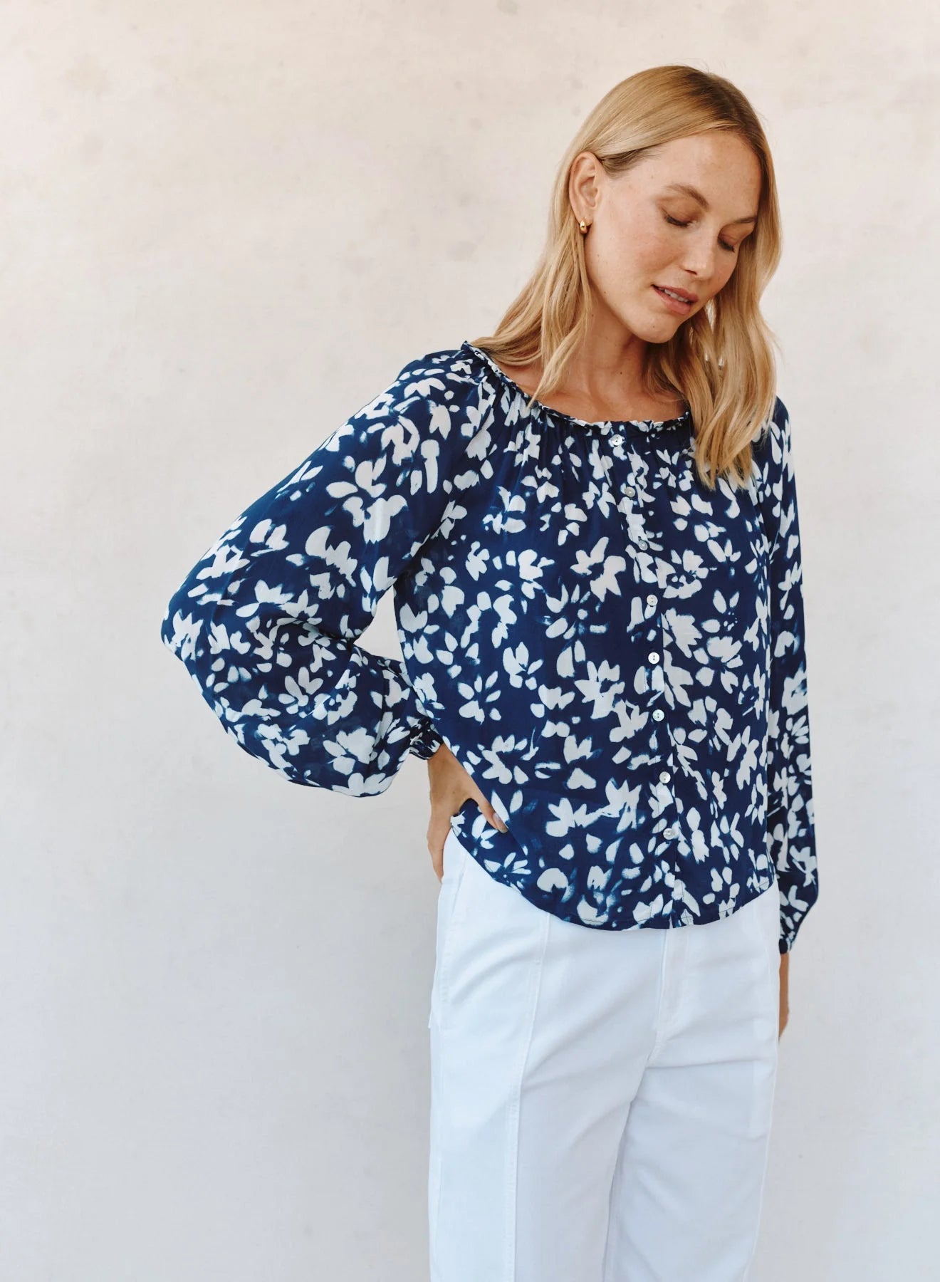 Bella Dahl Ruffle Neck Raglan Buttondown - Indigo Bloom Print