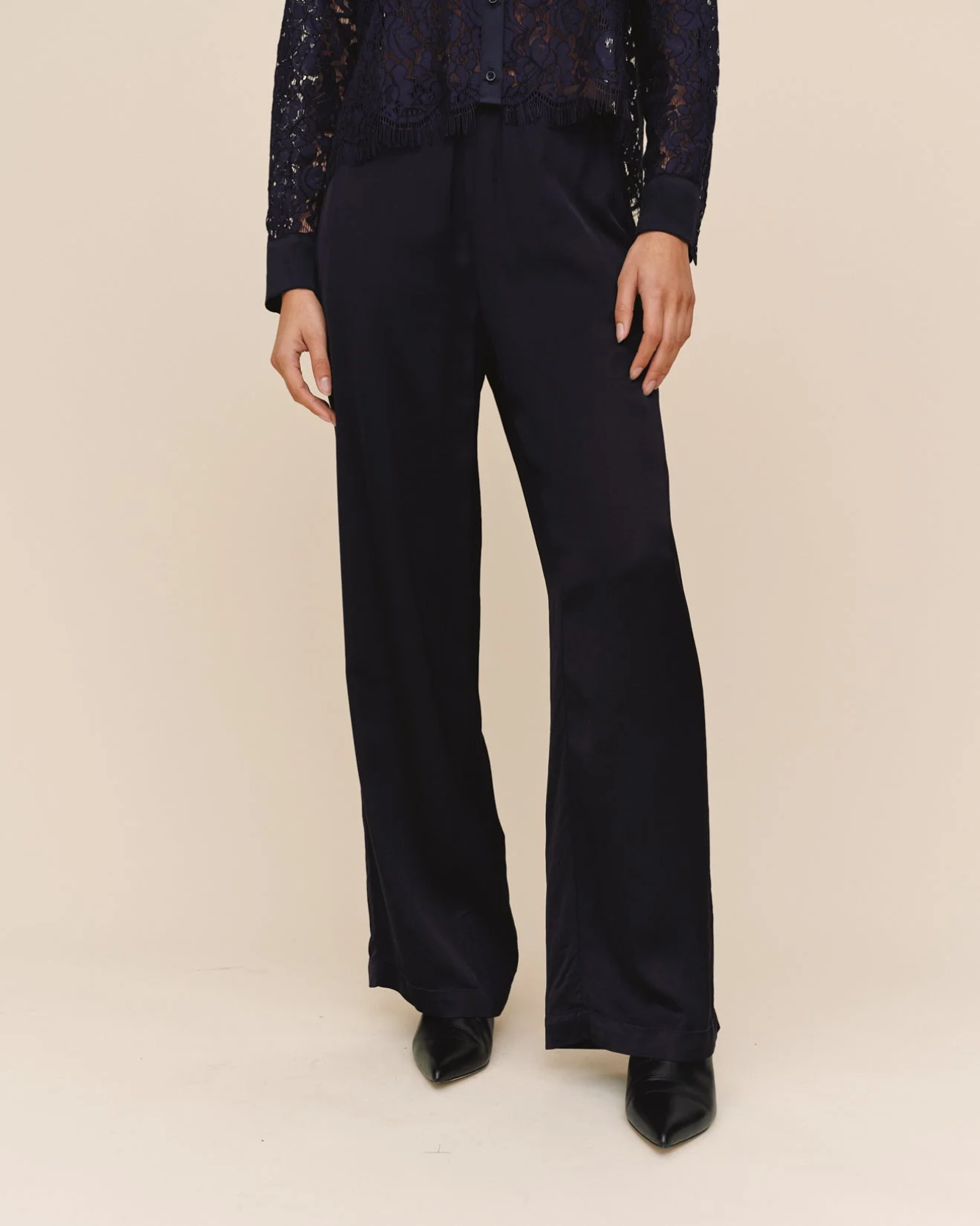 Bella Dahl Sleek Clean Wide Leg Pant - Midnight Sky