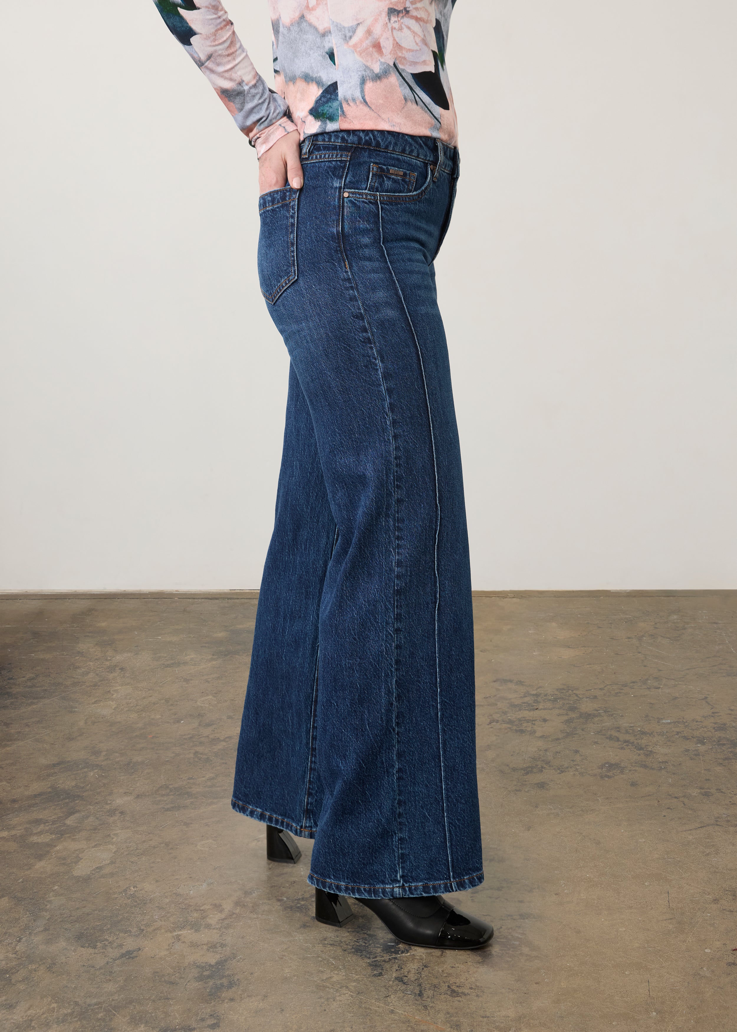 FDJ Mid Rise Wide Leg - Dark