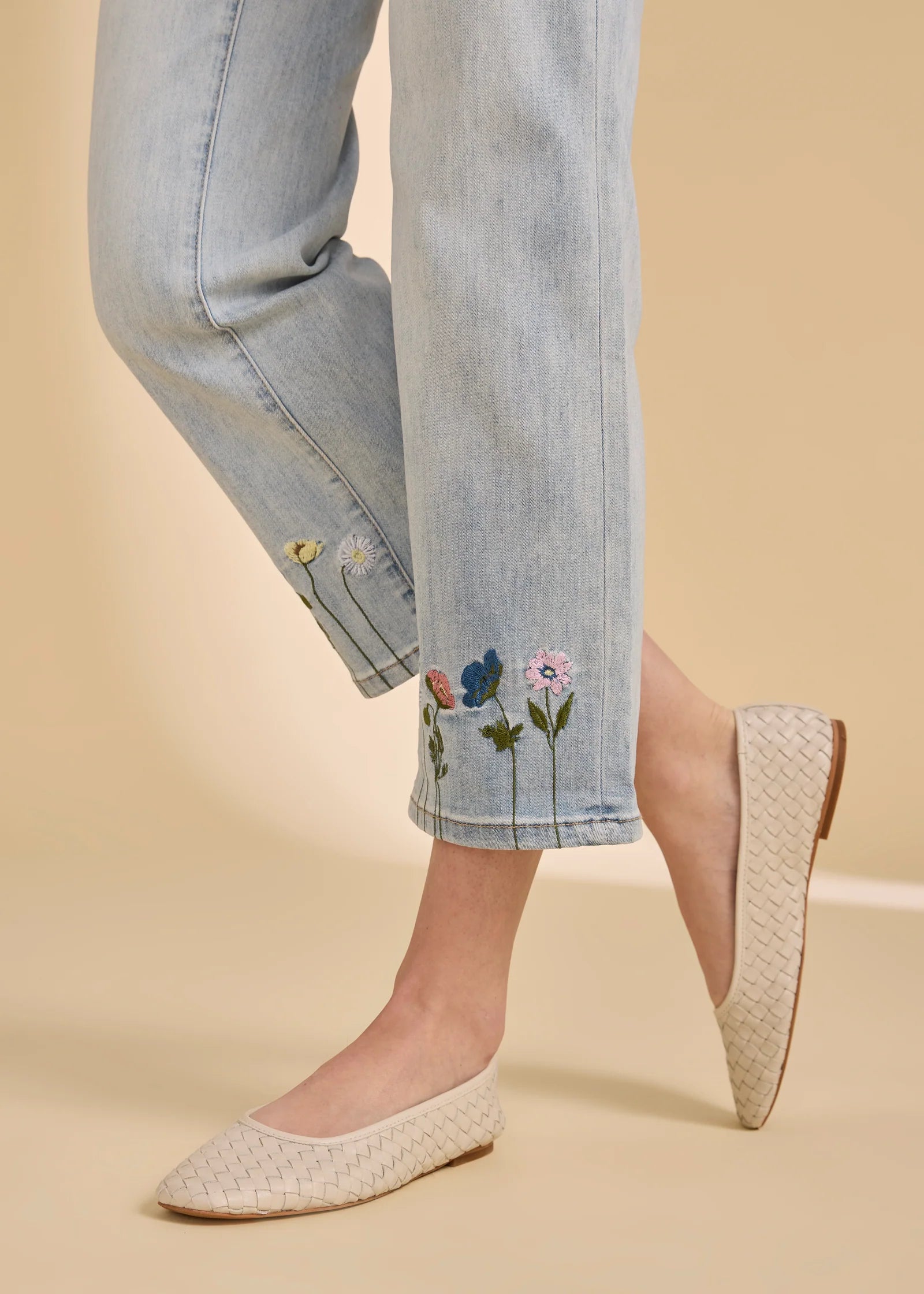 FDJ Pull On Straight Crop - Light Wash