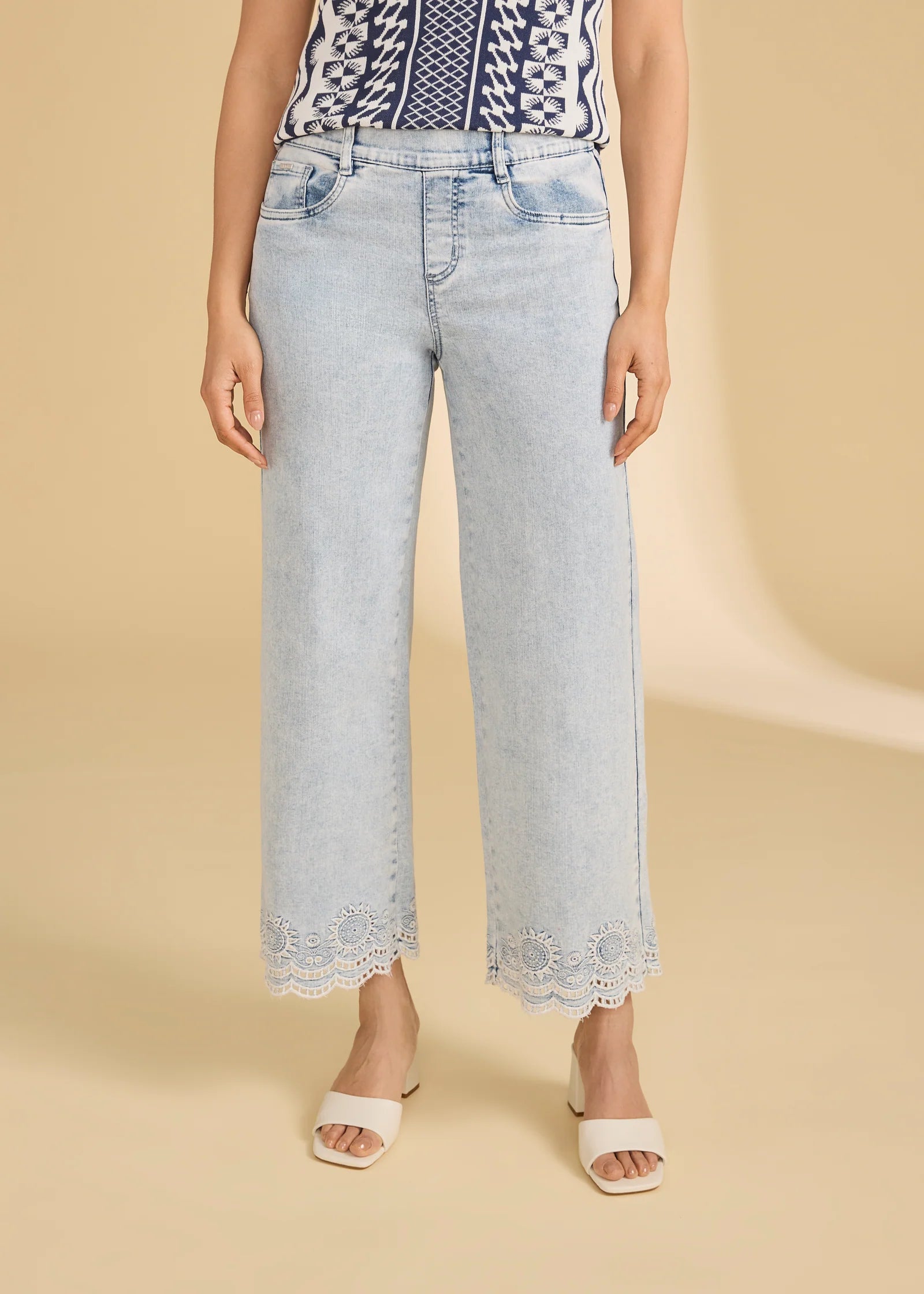 FDJ Pull On Wide Ankle - Light Medium