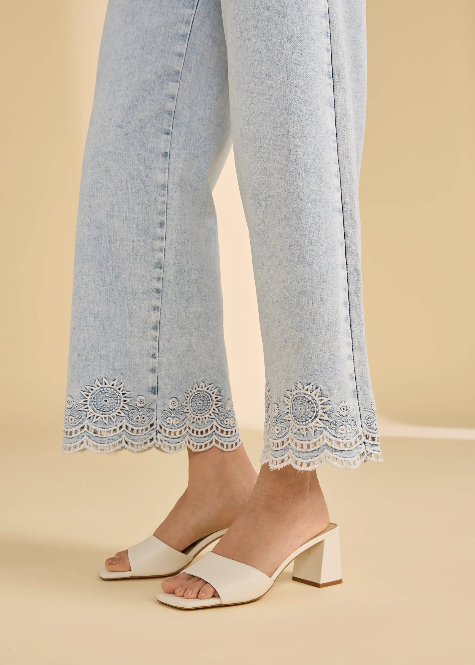 FDJ Pull On Wide Ankle - Light Medium