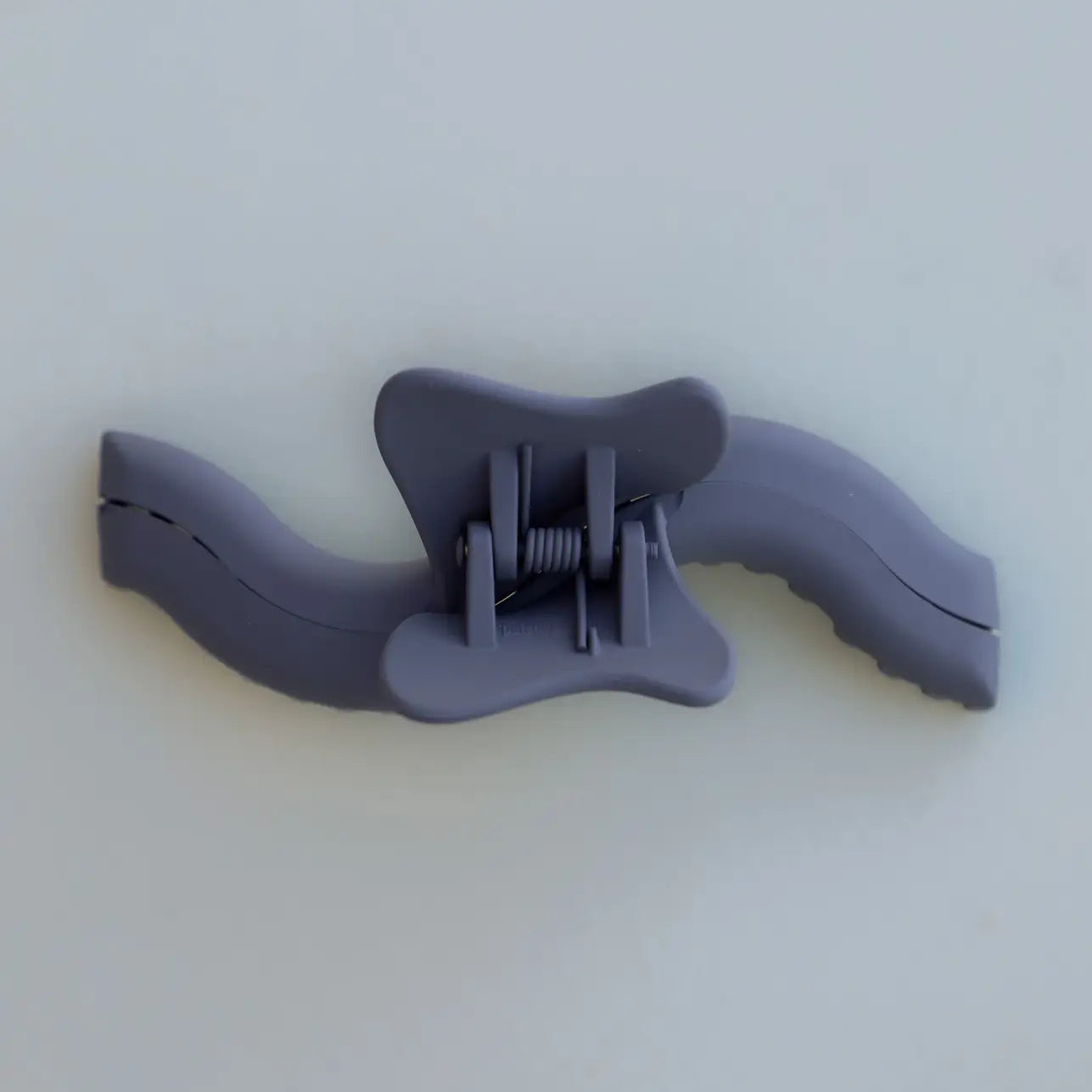 KAXI Wavy Hold Everything Claw - Grey
