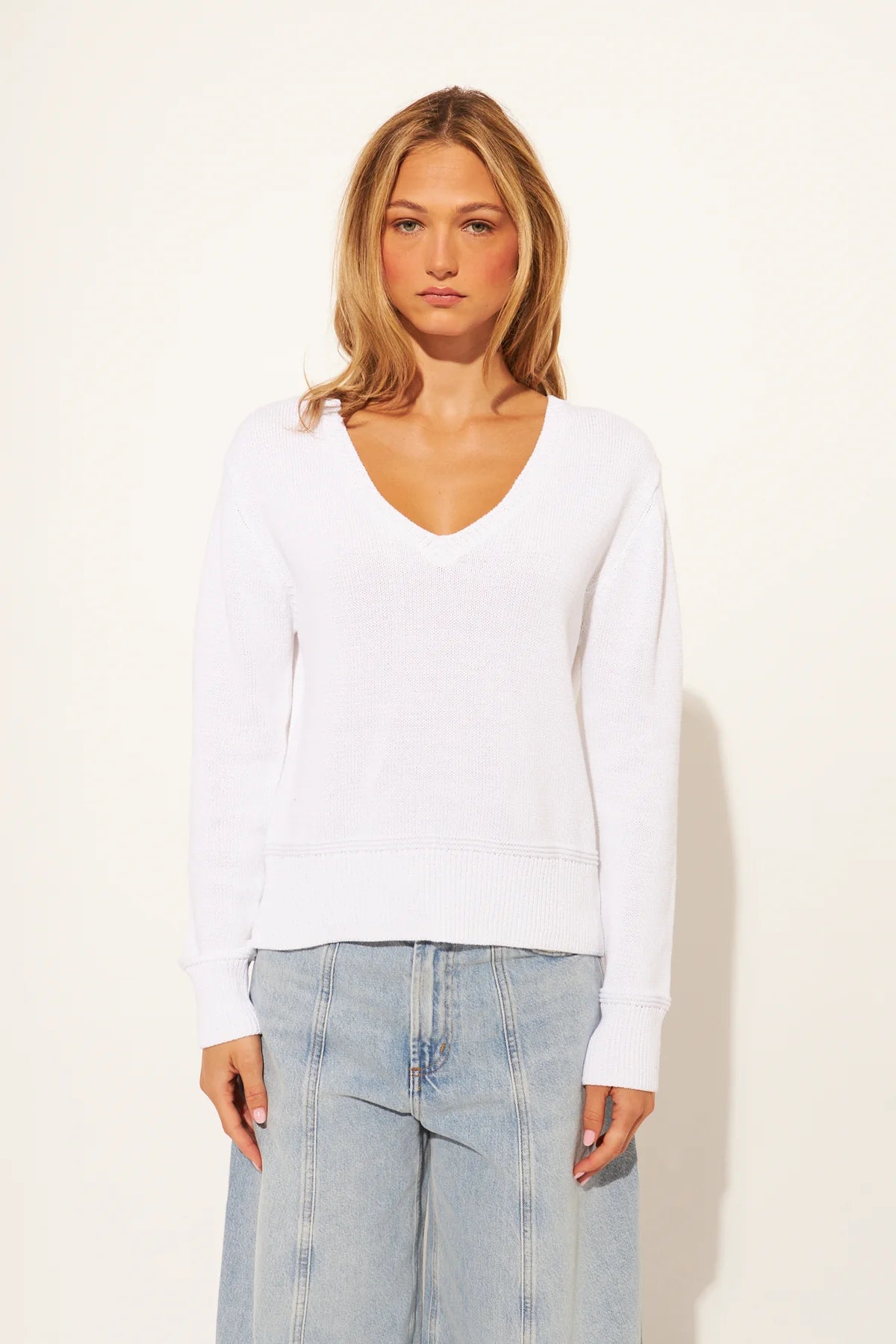 John & Jenn Brody V Neck - Dove
