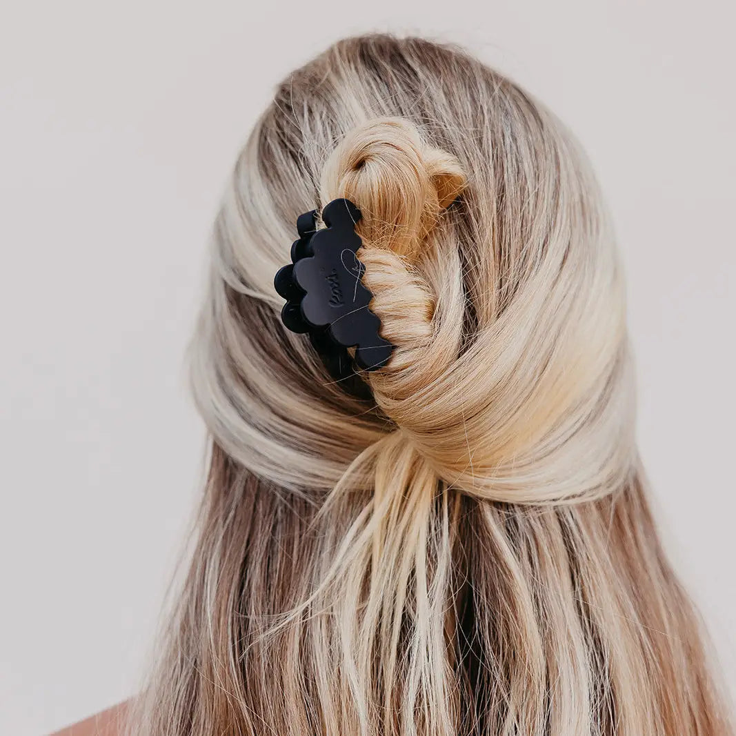 KAXI Scalloped Mini Hold Everything Claw - Black