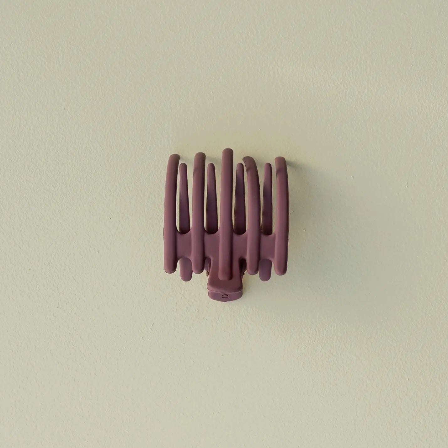 KAXI Wide Lay Down Claw - Matte Plum