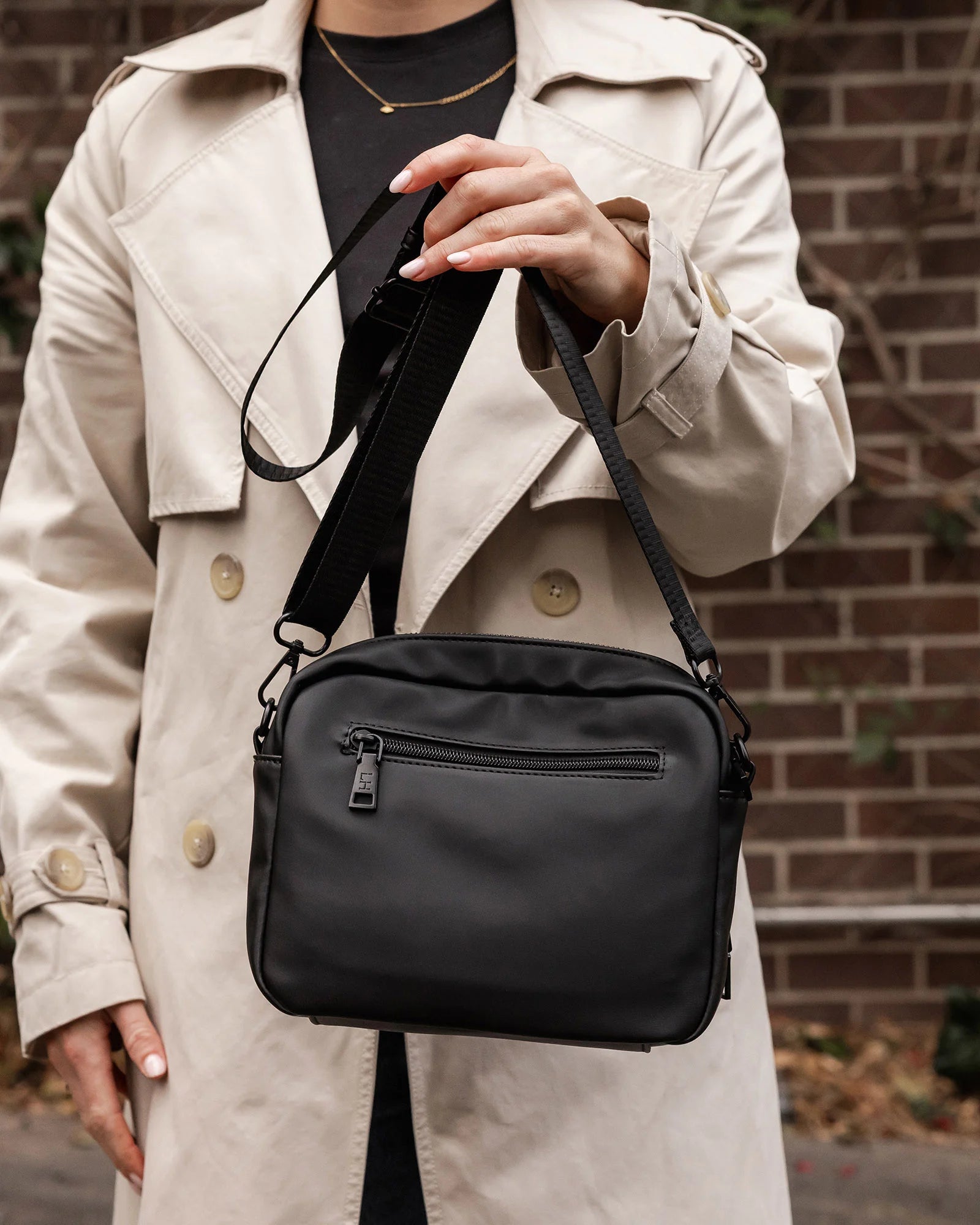 Louenhide London Crossbody Bag - Black