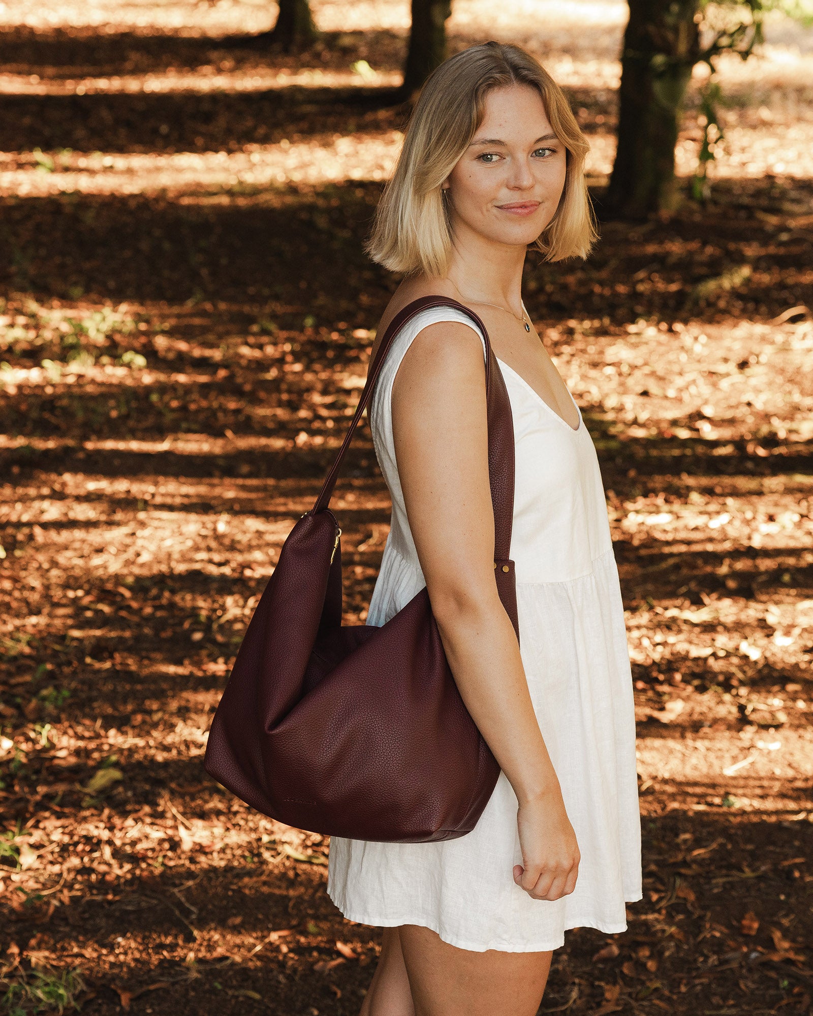 Louenhide Morgan Shoulder Bag - Burgundy