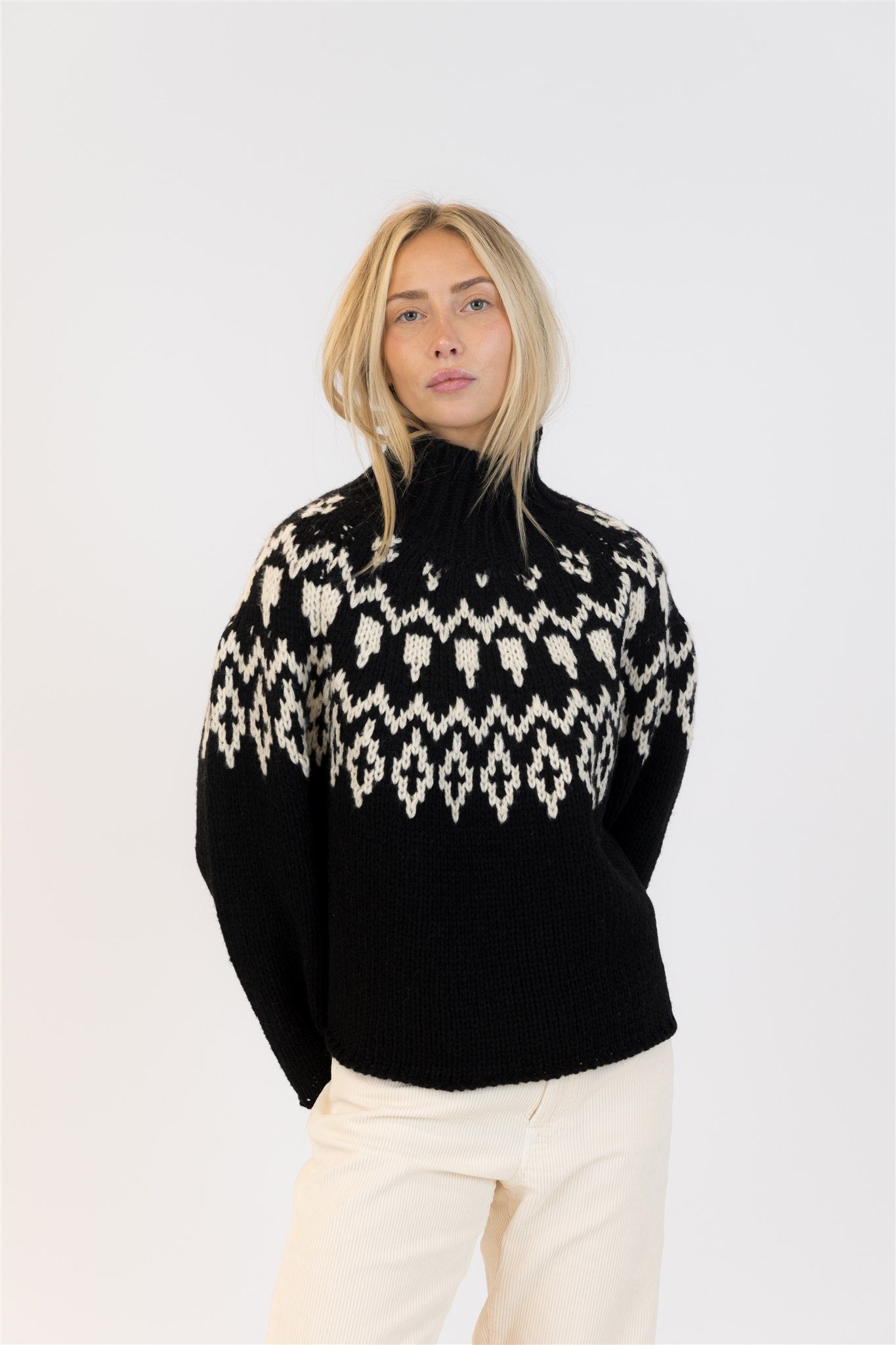 Lyla & Luxe Aggie Fairisle Pullover - Black/White