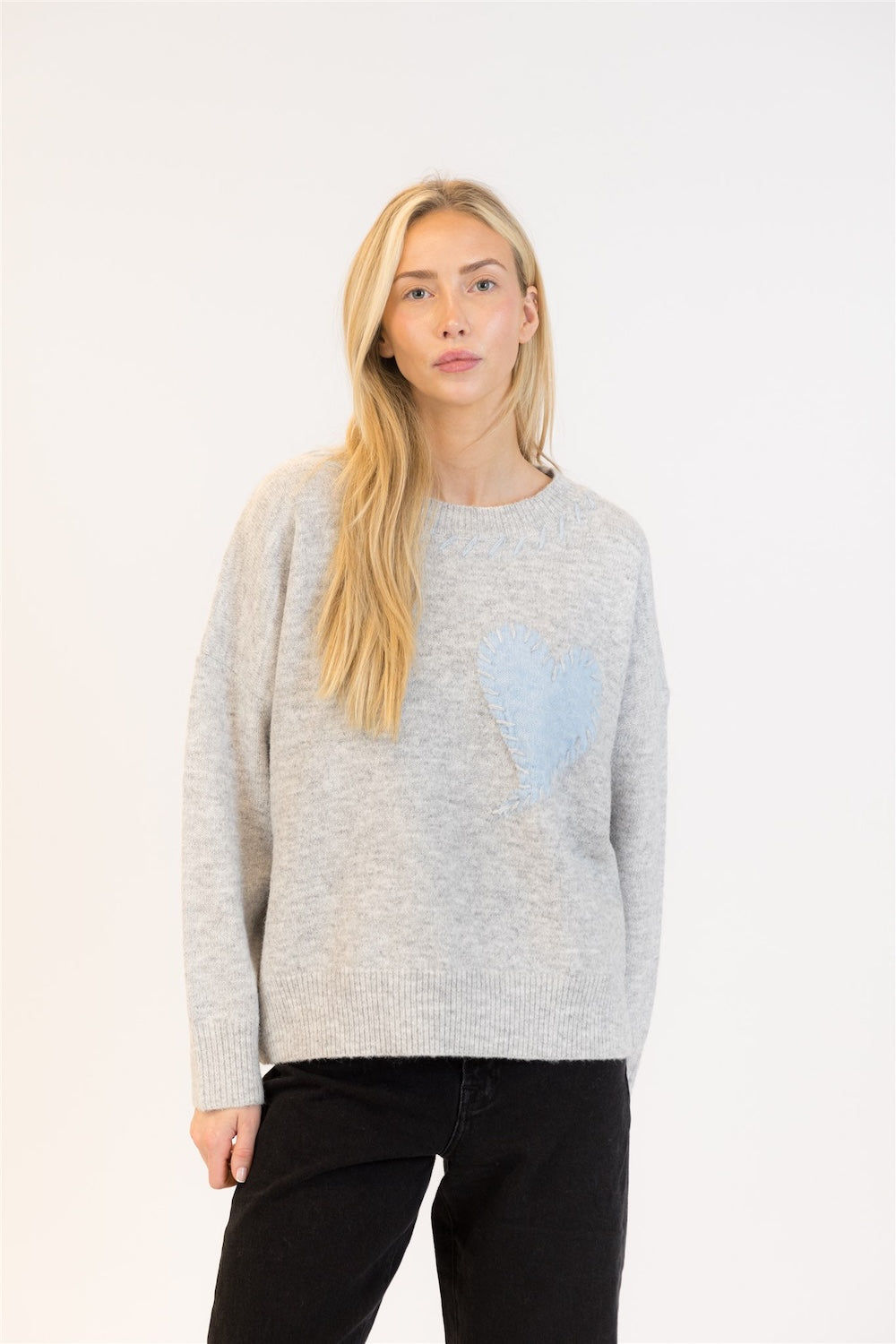 Lyla & Luxe Eco Heart Pullover - Light Grey/Blue