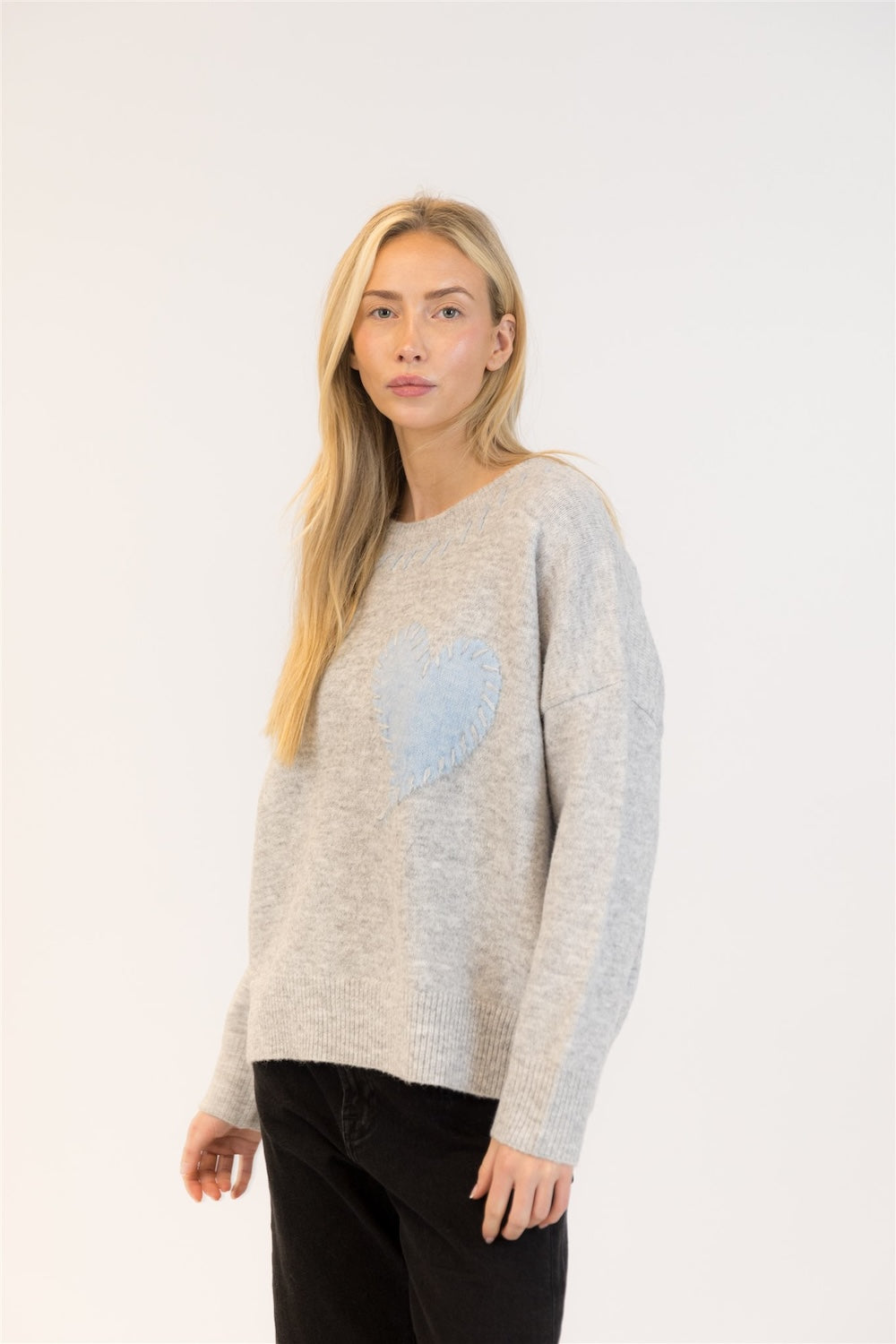 Lyla & Luxe Eco Heart Pullover - Light Grey/Blue