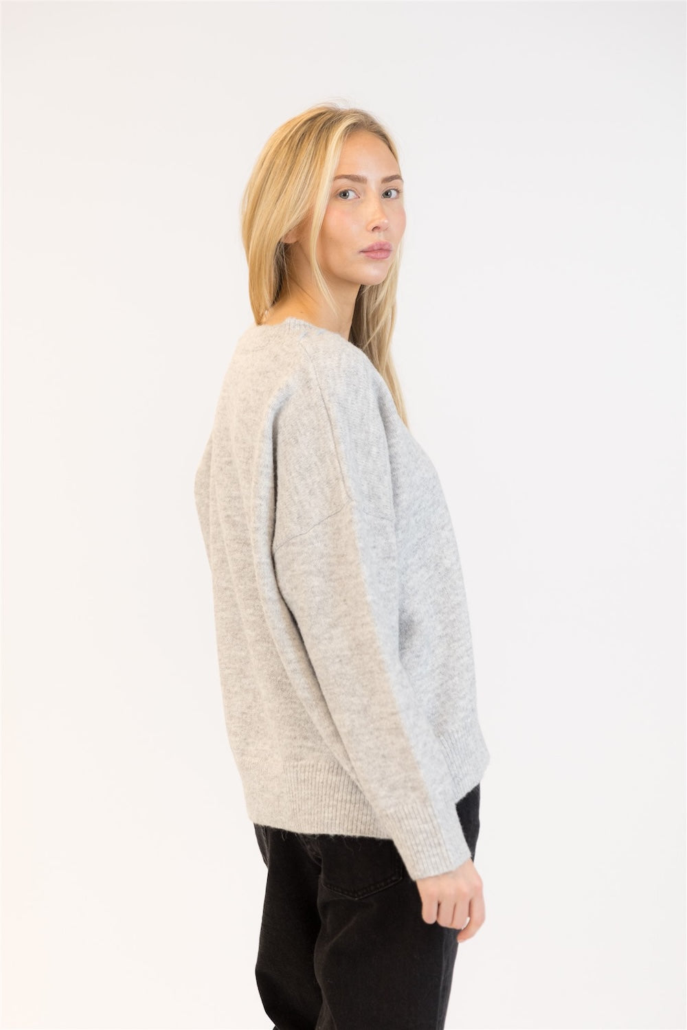 Lyla & Luxe Eco Heart Pullover - Light Grey/Blue
