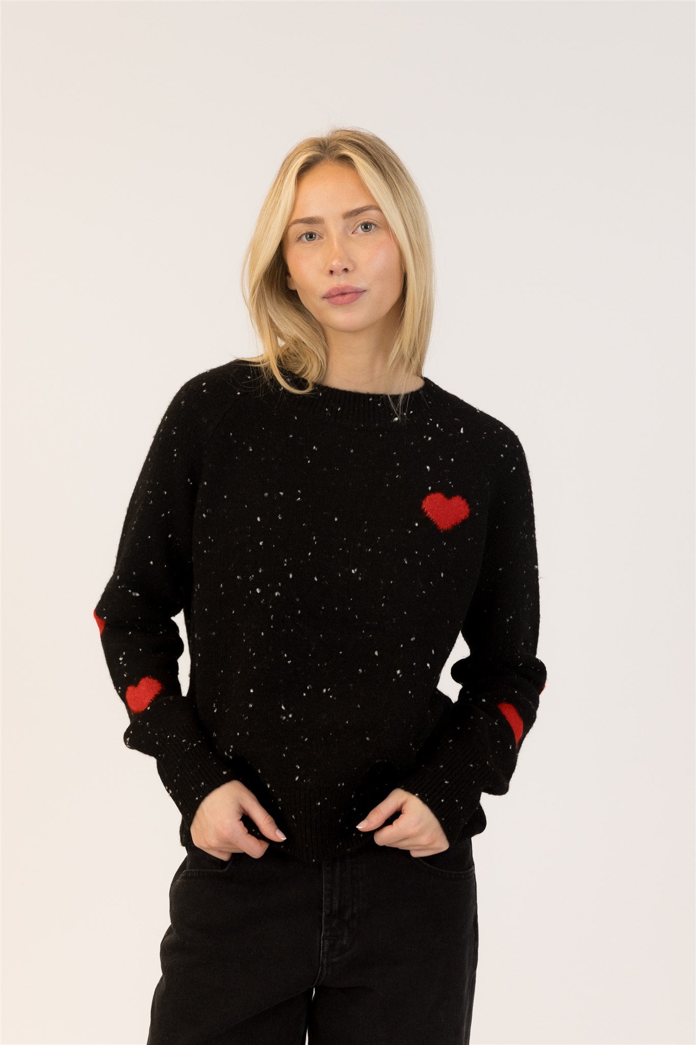 Lyla & Luxe Phillipa Flecked Pullover - Black/Red