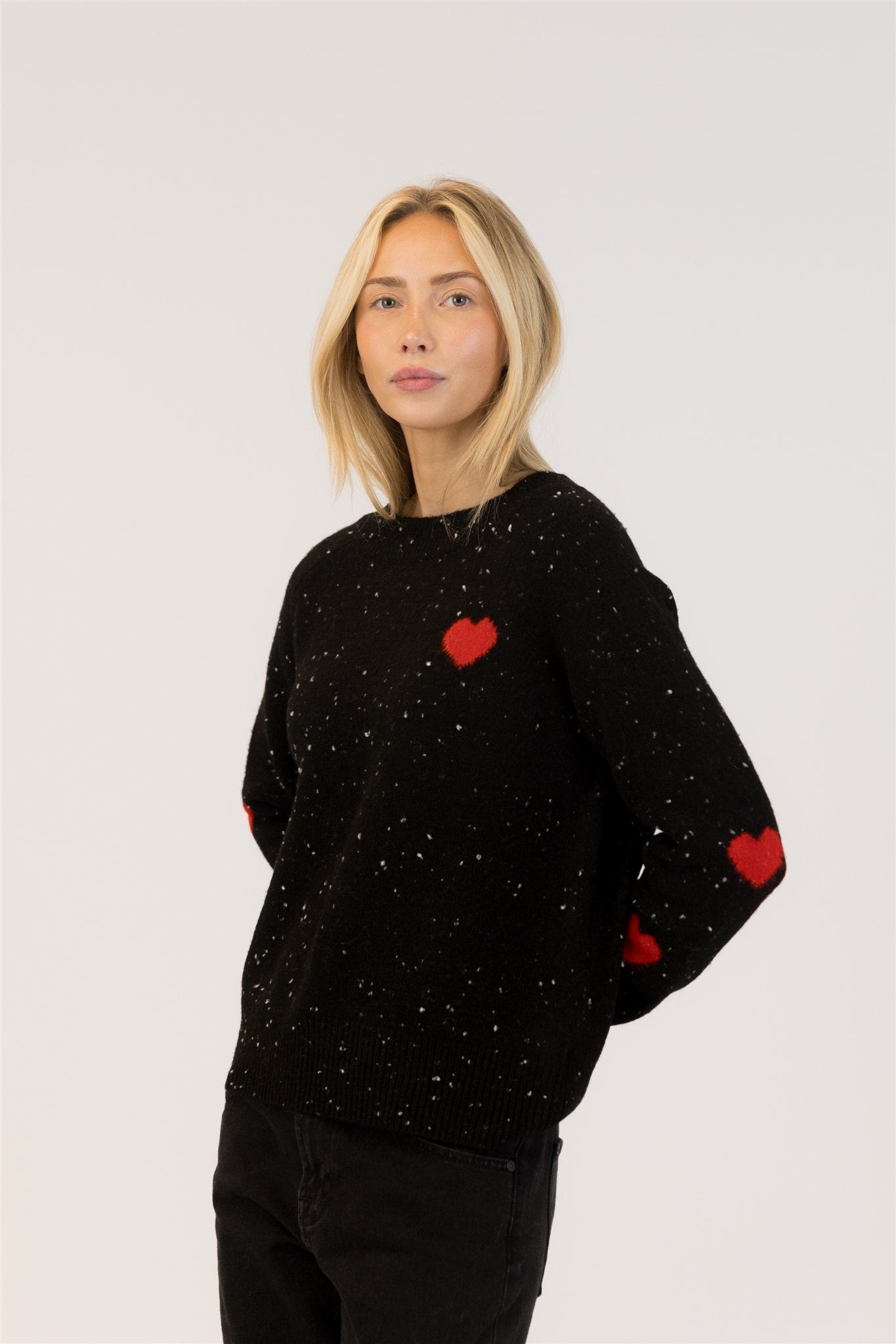 Lyla & Luxe Phillipa Flecked Pullover - Black/Red