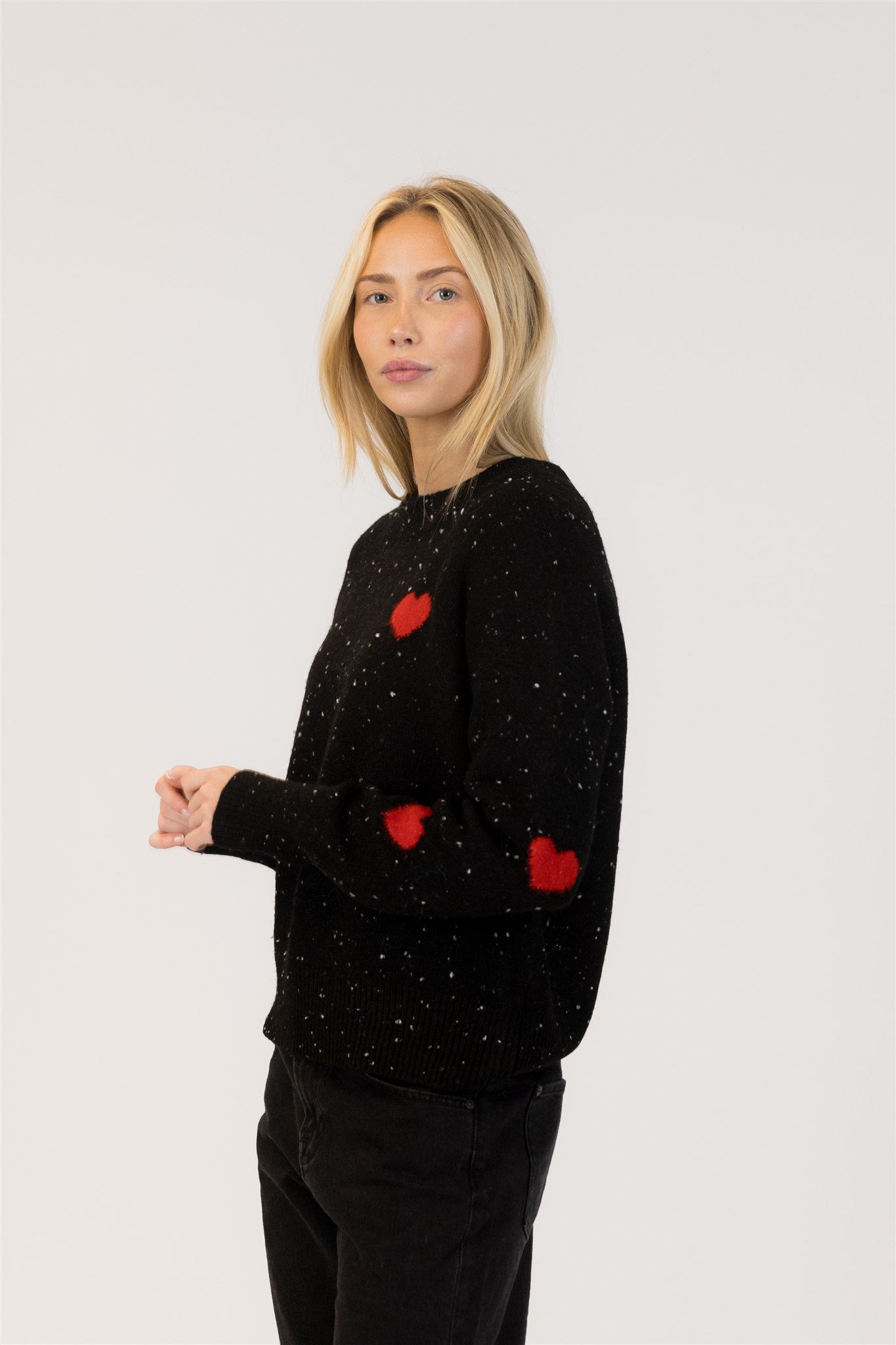 Lyla & Luxe Phillipa Flecked Pullover - Black/Red