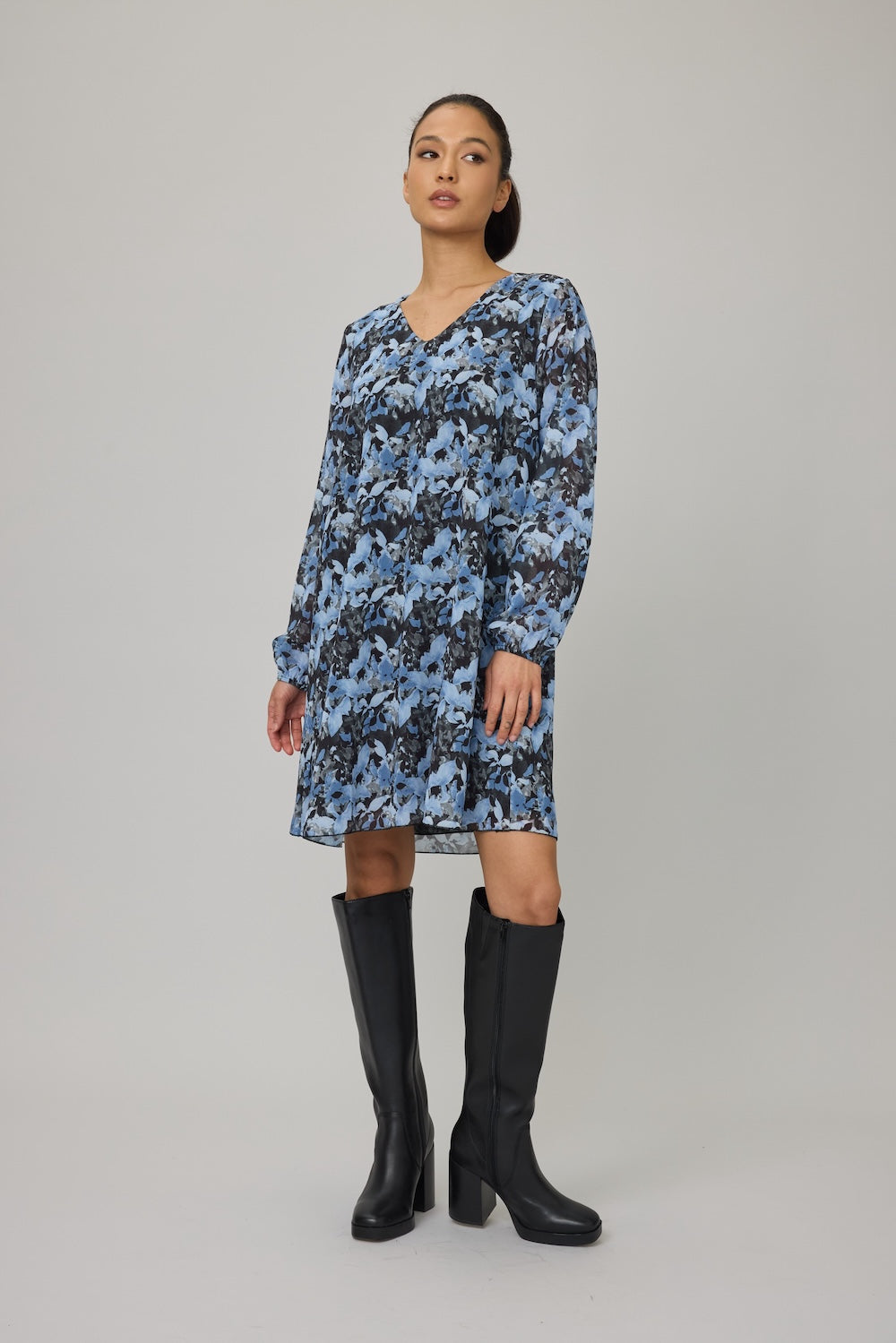 Pistache Georgette V-Neck Dress - Grey/Blue Floral