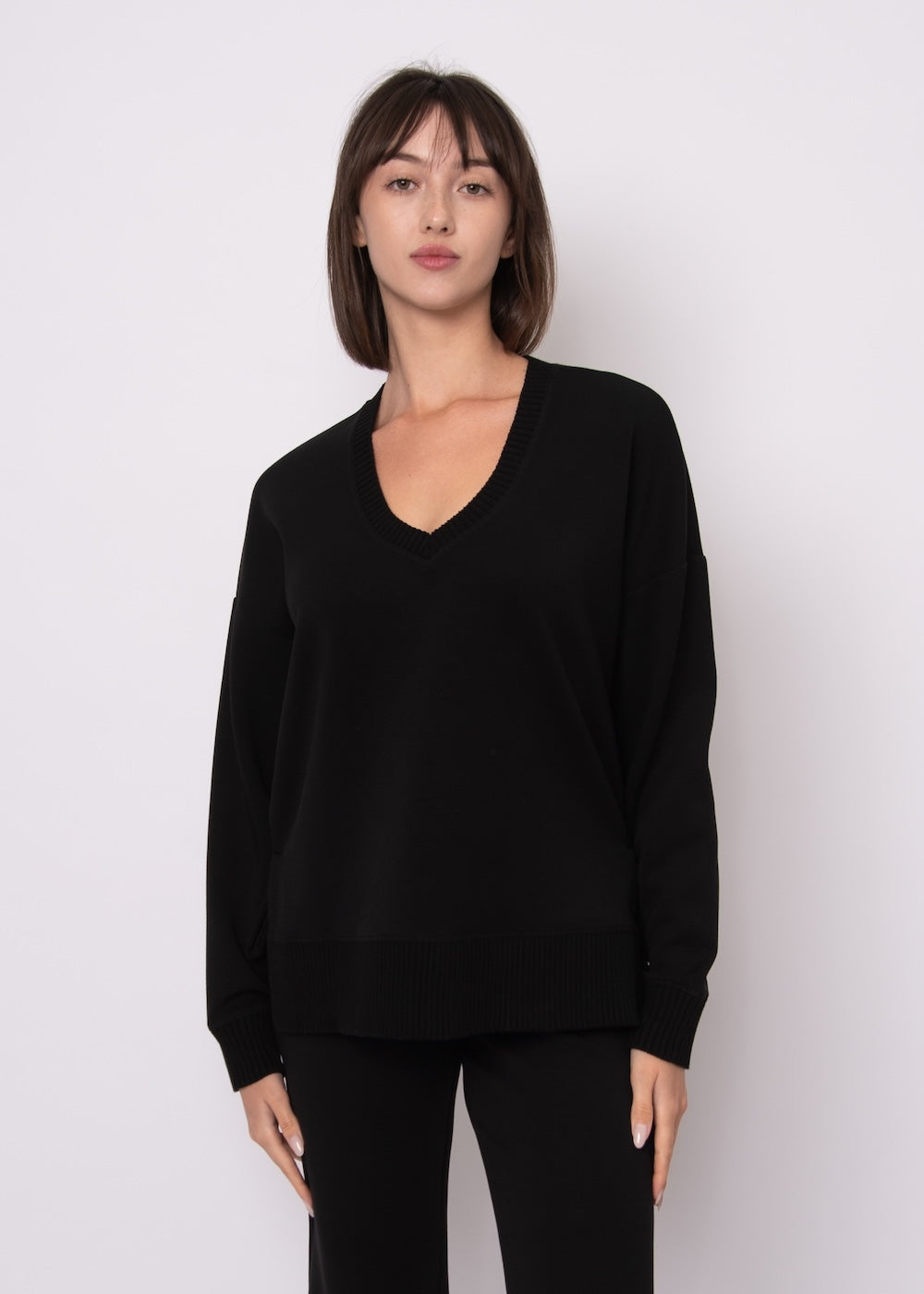 RD Vixie Rib V-Neck Top - Black