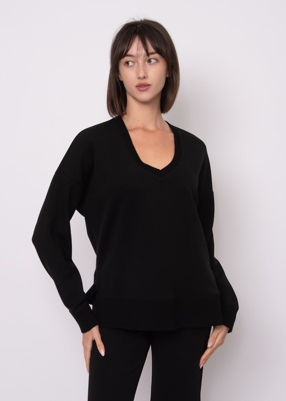 RD Vixie Rib V-Neck Top - Black