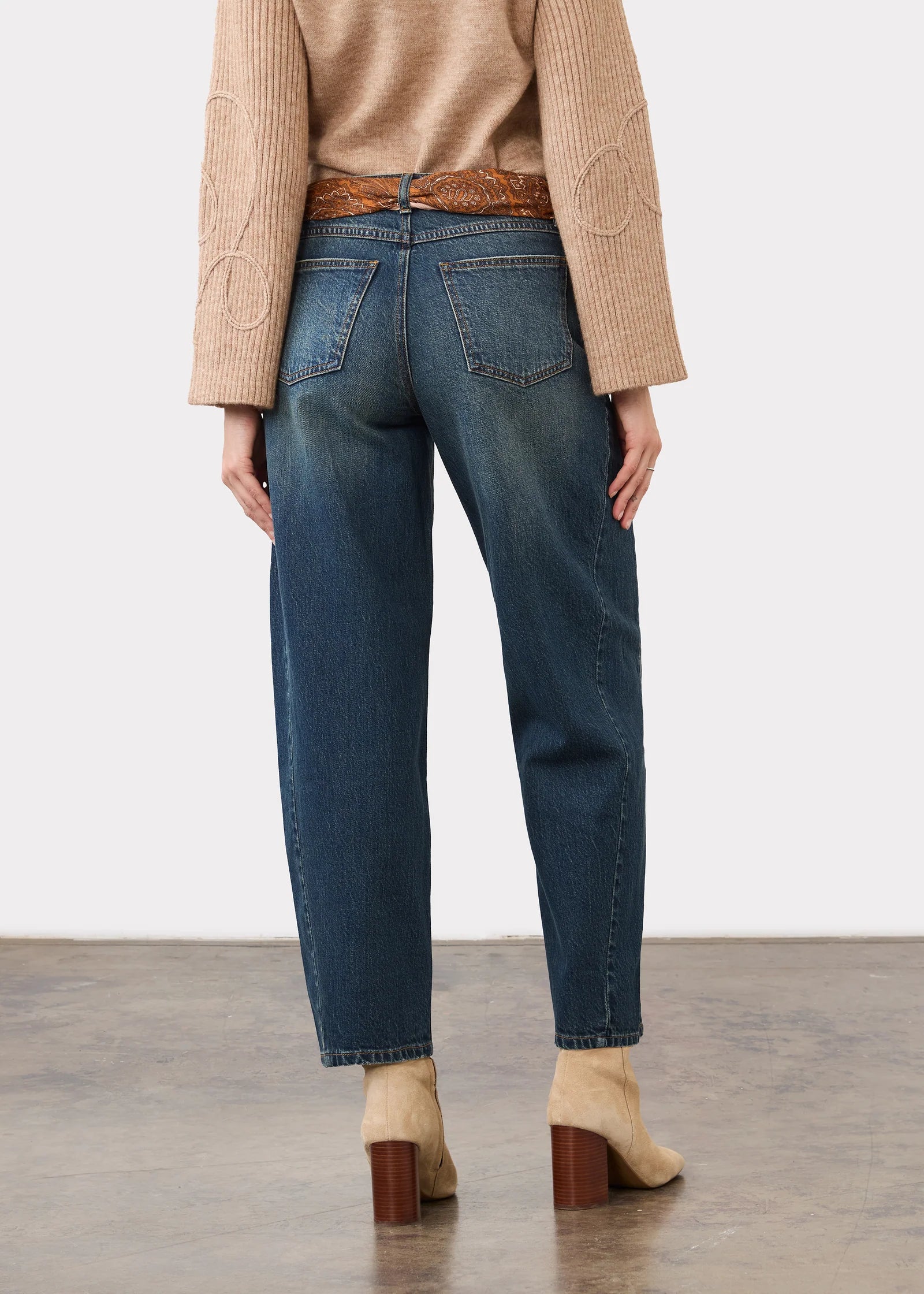 FDJ Girlfriend Barrel with Scarf - Dark Wash