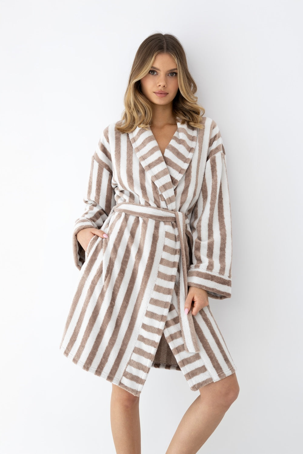 Sensis Leighton Robe