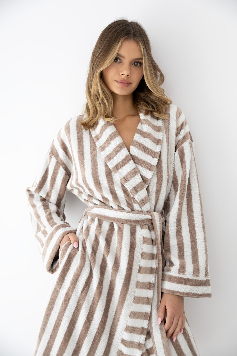 Sensis Leighton Robe