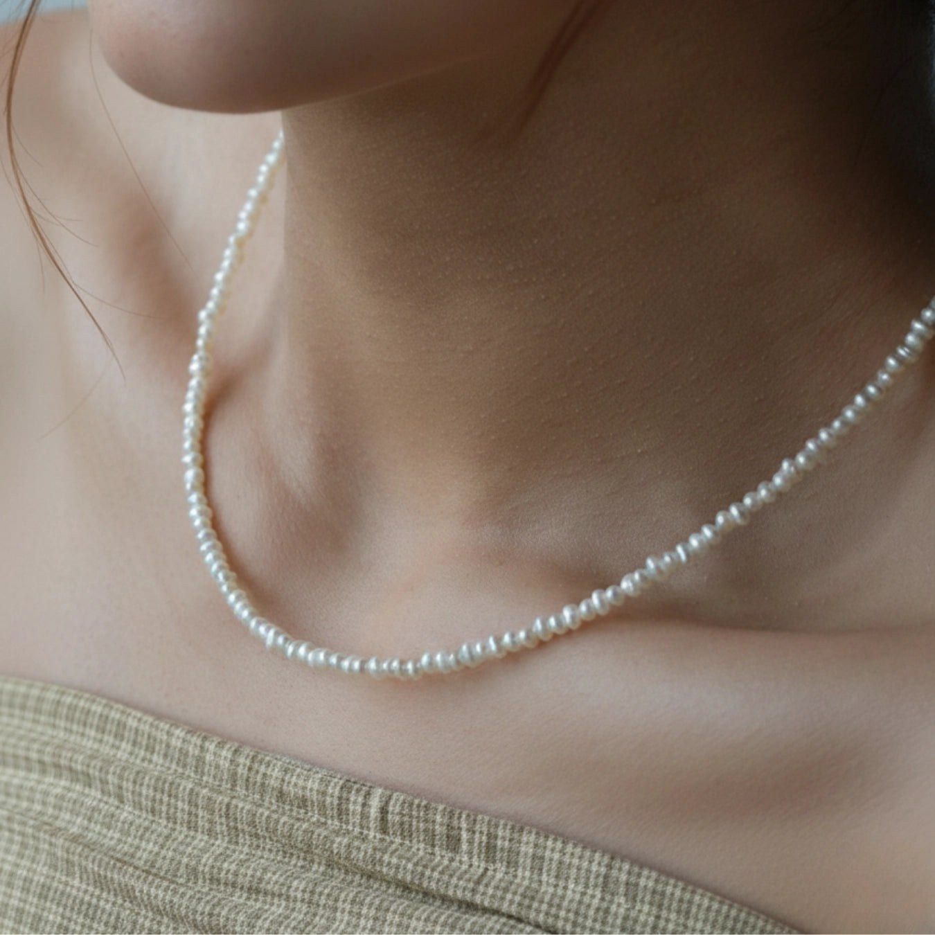 Sera Sera Mini Button Pearl Necklace