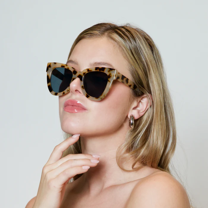 Shady Lady Hayley Sunglasses - Light Tortoise