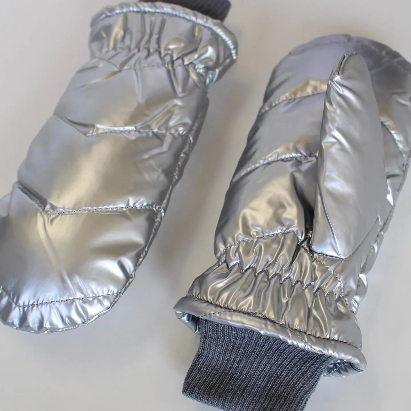 La-a SOLE Puffer Mittens - Silver