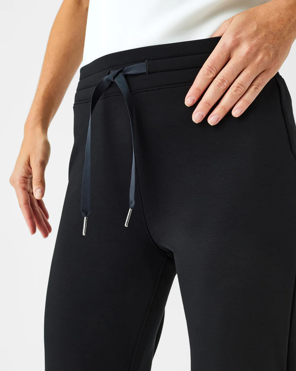 Spanx AirEssentials Tapered Pant - Very Black