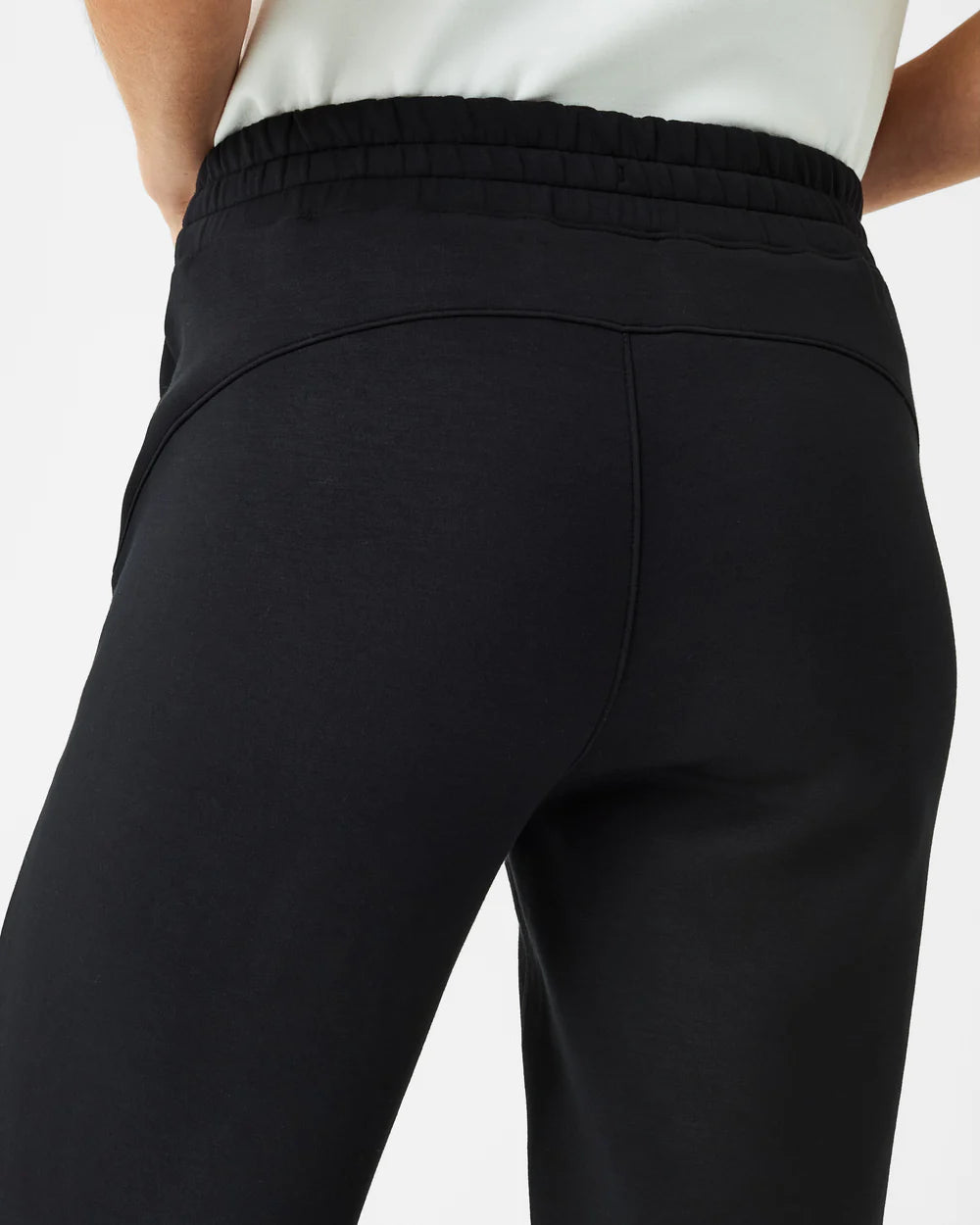 Spanx AirEssentials Tapered Pant - Very Black