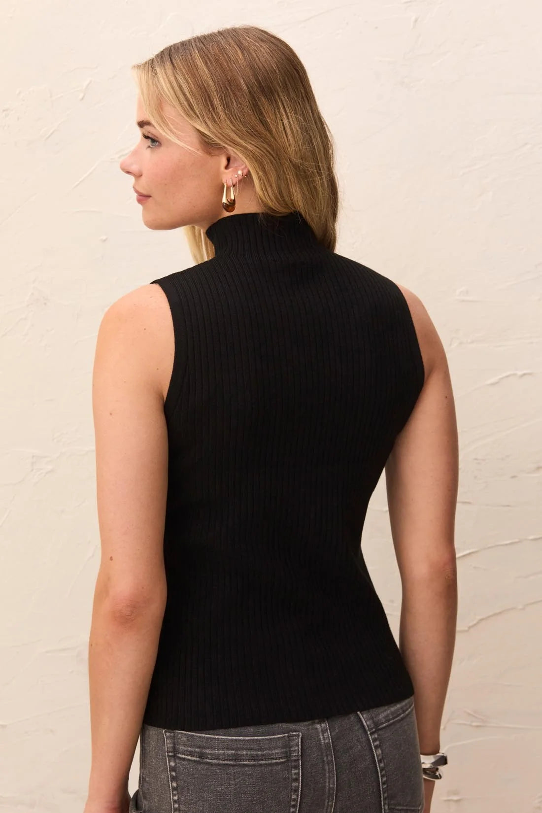 Tribal Sleeveless Mockneck - Black